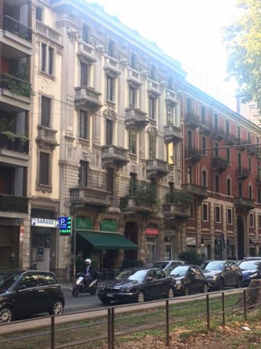 Apartment With Terrace In Central Milan Bagian luar foto