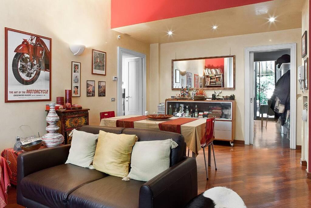 Apartment With Terrace In Central Milan Bagian luar foto