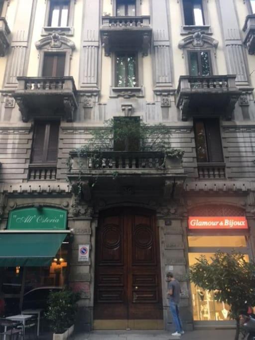 Apartment With Terrace In Central Milan Bagian luar foto