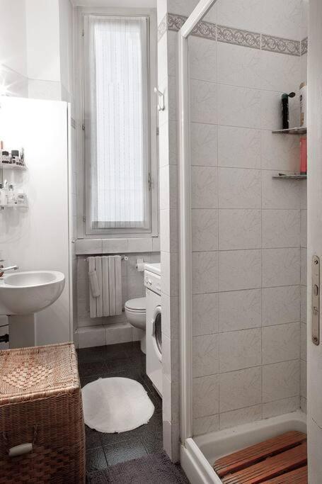 Apartment With Terrace In Central Milan Bagian luar foto