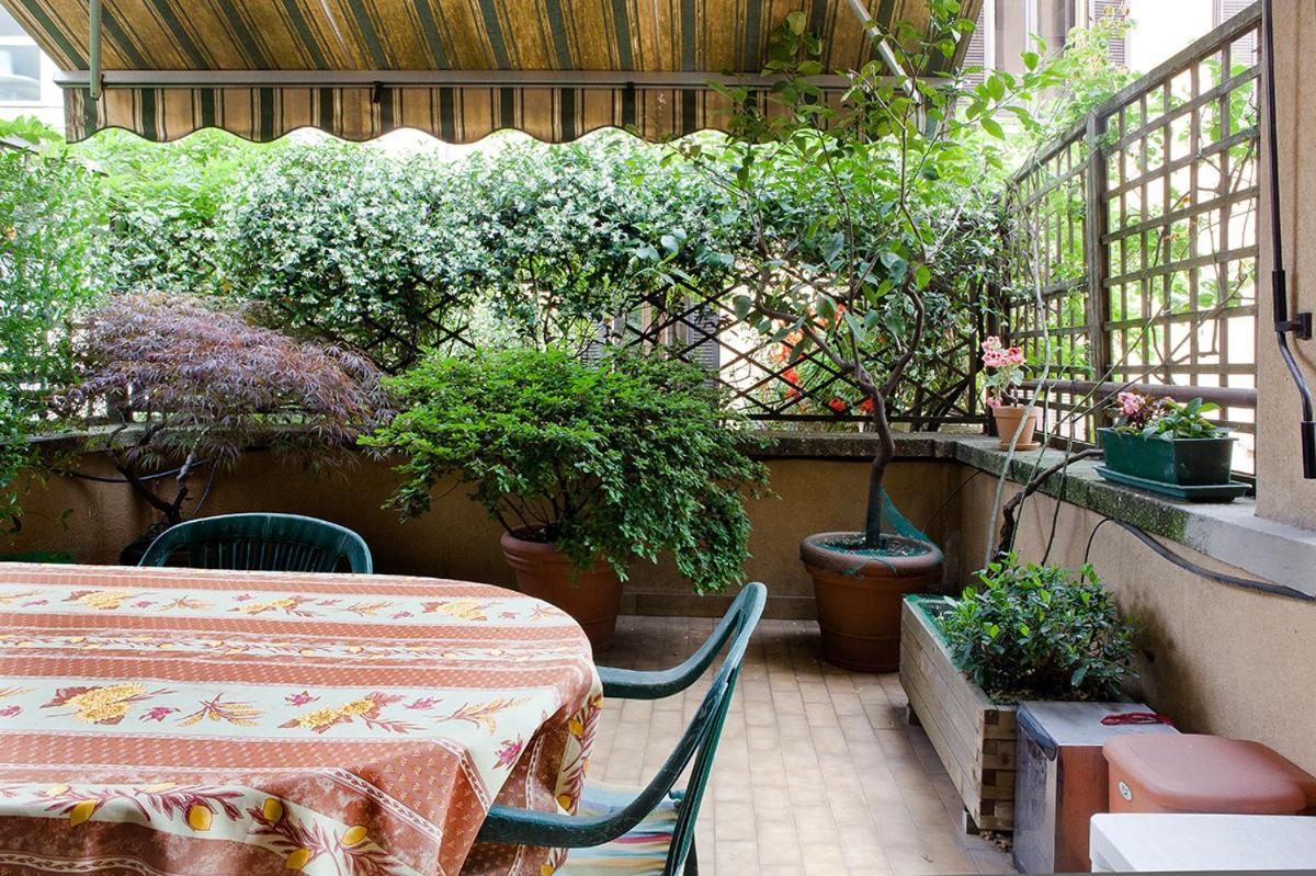 Apartment With Terrace In Central Milan Bagian luar foto